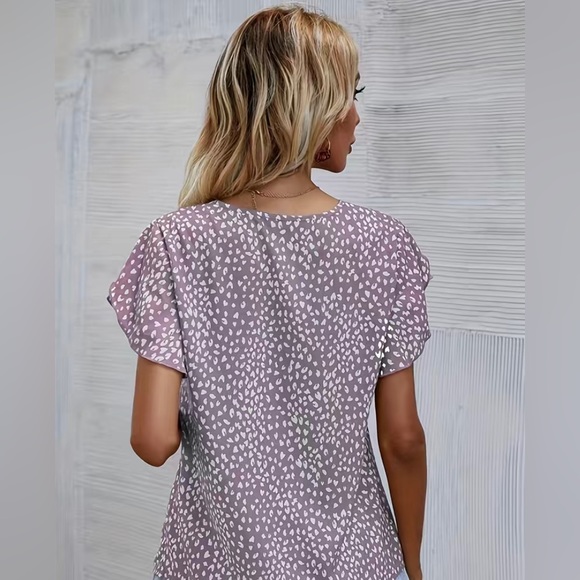 Women’s Leopard Print V Neck Blouse - Picture 3 of 3